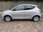 Lancia Ypsilon 1.2 Platinum *airco + parkeersensor + trekhaa, Voorwielaandrijving, Euro 5, Stof, Gebruikt