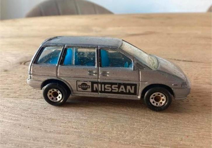 Nissan Prairie van Matchbox uit 1990, Hobby en Vrije tijd, Modelauto's | Overige schalen, Gebruikt, Auto, Ophalen of Verzenden