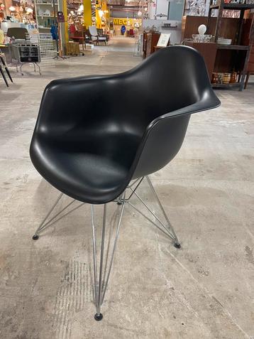 Vitra DAR stoelen 4x  beschikbaar voor biedingen