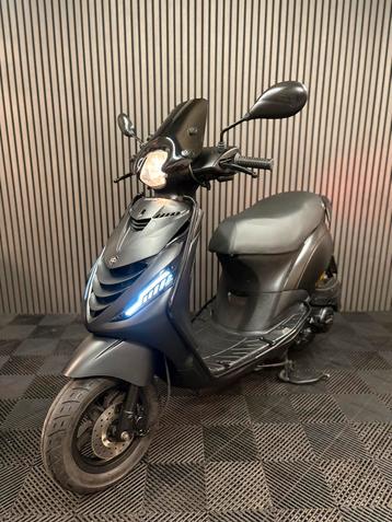 PIAGGIO ZIP 4T 2V BROM 2017 FULL OPTION SEMI MAT ZWART beschikbaar voor biedingen
