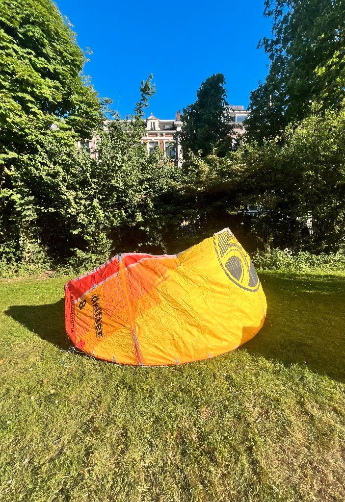 Kite Cabrinha 2019 8m, Watersport en Boten, Kitesurfen, Zo goed als nieuw, Kite, 8 m², Geen board, Ophalen of Verzenden