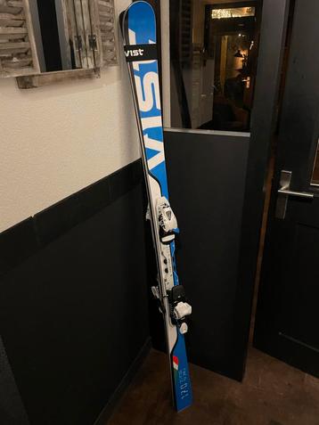 VIST Ski - Topconditie! Slechts 1 keer gebruikt beschikbaar voor biedingen