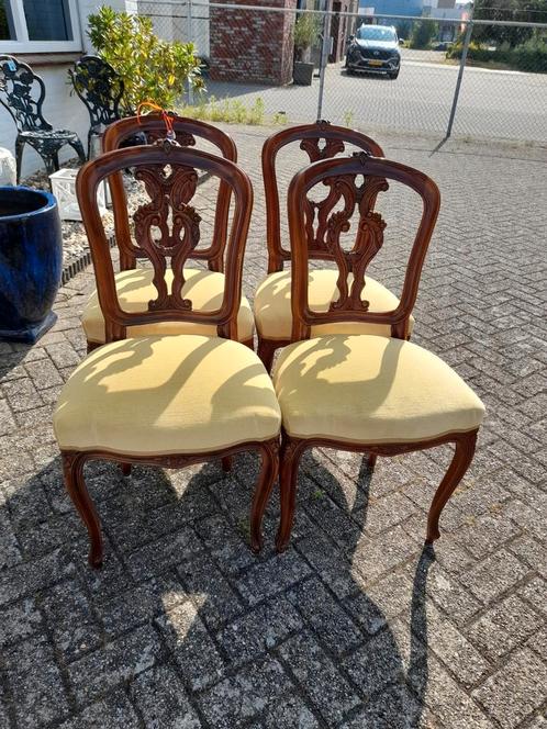 Zeer mooie set noten stoelen, Antiek en Kunst, Antiek | Meubels | Stoelen en Banken, Ophalen