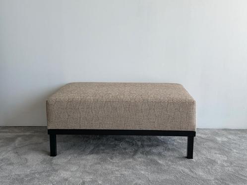 “Design Hocker – 110x70 cm,   Stof Beige, Huis en Inrichting, Banken | Voetenbanken en Poefen, Gebruikt, 50 tot 75 cm, 100 tot 125 cm