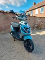 Piaggio zip 80cc 4t  (cabrateur) (nieuwstaat), Fietsen en Brommers, Ophalen, Zo goed als nieuw, Zip