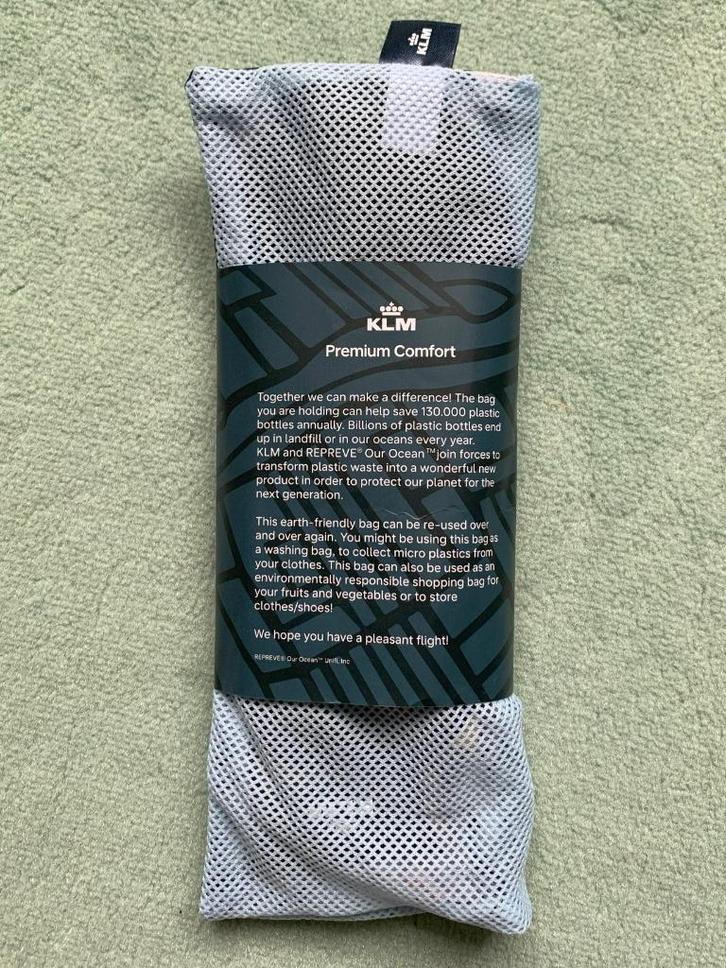 KLM Premium Comfort tasje met inhoud - blauw - NIEUW, Verzamelen, Luchtvaart en Vliegtuigspotten, Nieuw, Overige typen, Ophalen of Verzenden