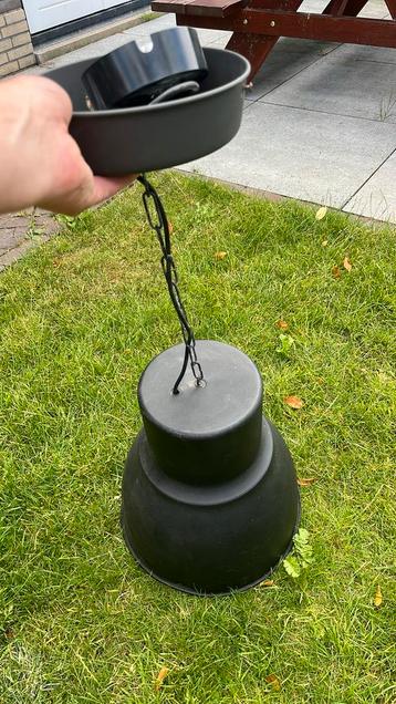 Grote Industriële lamp beschikbaar voor biedingen