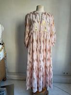 bruuns bazaar maxi jurk roze goud maat 36, Kleding | Dames, Verzenden, Roze, Maat 36 (S), Onder de knie