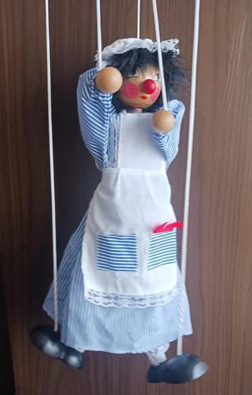 Marionet pop kokkin beschikbaar voor biedingen