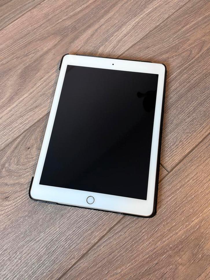 iPad 5e Generatie, A1822, 128GB, Computers en Software, Apple iPads, Gebruikt, Apple iPad, Wi-Fi, 10 inch, 128 GB, Goud, Ophalen of Verzenden