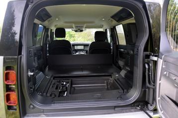 Ombouwkit met opbergruimte grijs kenteken defender 110 beschikbaar voor biedingen