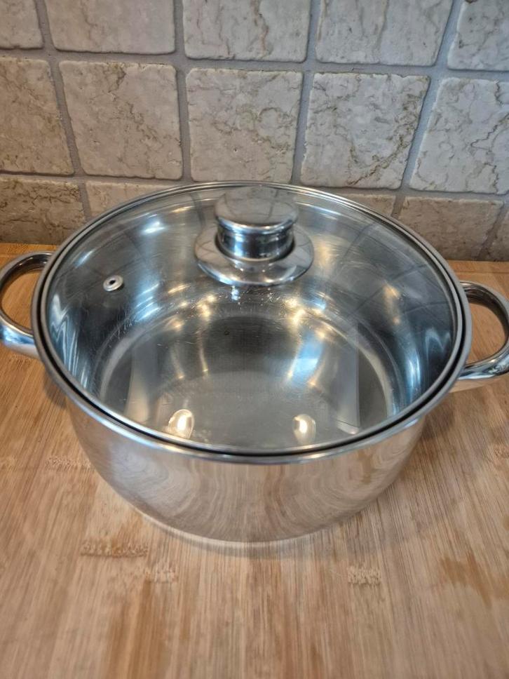 Le Chef Pan - Kookpan soeppan met Deksel 24 diameter, Huis en Inrichting, Keuken | Potten en Pannen, Gebruikt, Kookpan of Snelkookpan