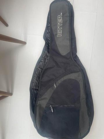 Gitaartas Ritter beschikbaar voor biedingen