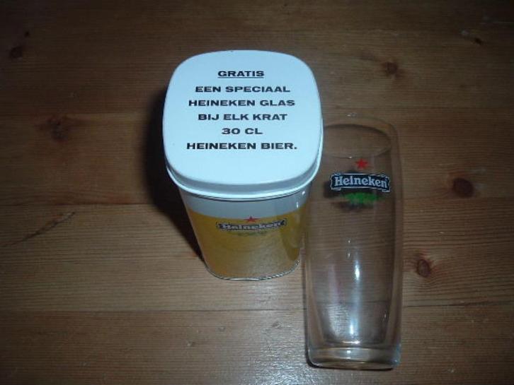 Heineken blikje vierhoekig met glas fluitje, Verzamelen, Biermerken, Nieuw, Glas of Glazen, Heineken, Ophalen of Verzenden