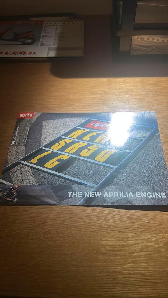 Aprilia SR 50 informatie boek, Motoren, Tuning en Styling, Ophalen of Verzenden