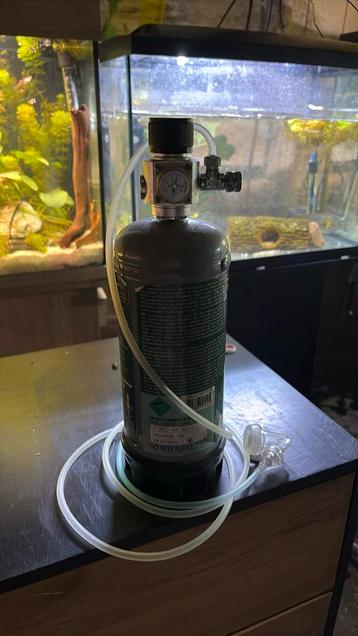 Co2 set lege fles beschikbaar voor biedingen