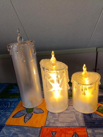 3 kaarsen op AAA batterijen  beschikbaar voor biedingen