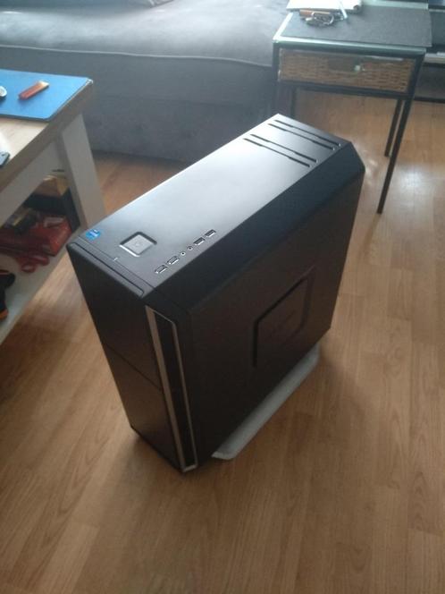 computer behuizing merk BE QUIET, Computers en Software, Computerbehuizingen, Zo goed als nieuw, Ophalen