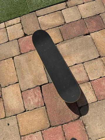 Skateboard beschikbaar voor biedingen