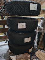 4 stalen velgen met Winterbanden en set sier doppen., Ophalen