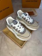 Louis vuitton sneakers beige blauw 40 tm 45 nieuw voorraad, Ophalen of Verzenden, Nieuw, Blauw, Loafers