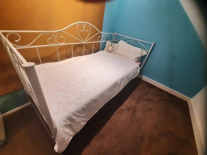 metalen bed frame wit voor kind, Huis en Inrichting, Slaapkamer | Bedden, Gebruikt, Eenpersoons, 90 cm, 200 cm, Metaal, Wit, Ophalen
