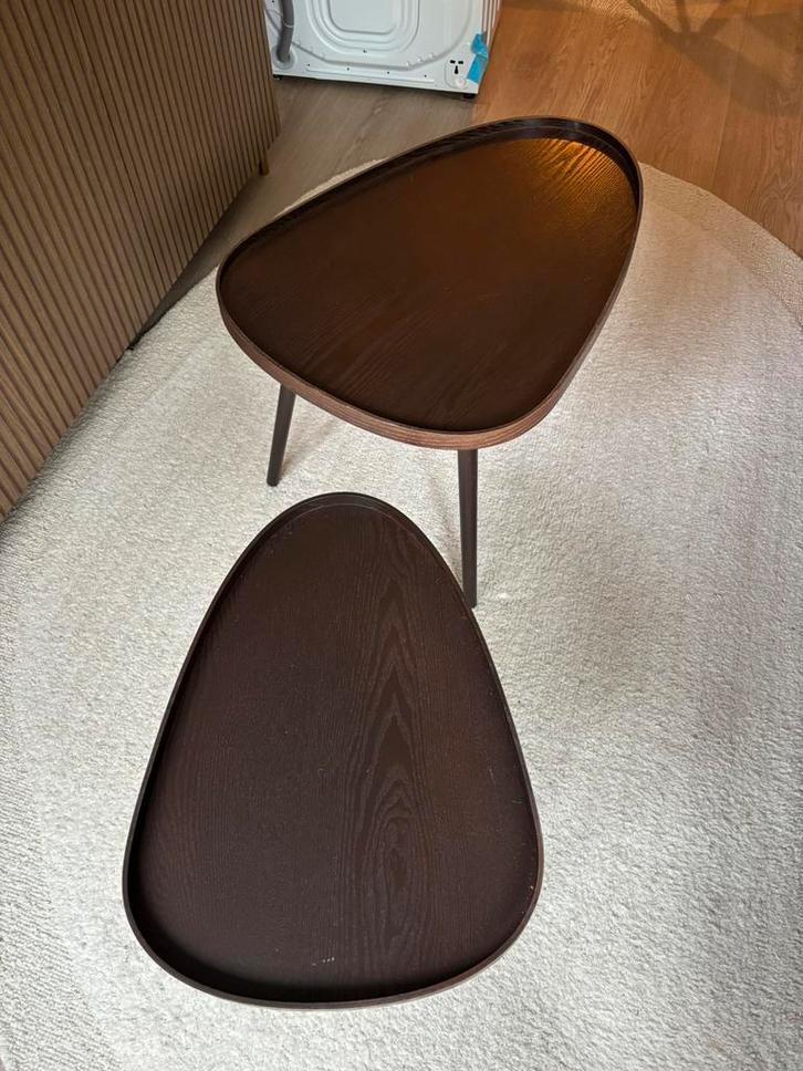 by fonQ Dusk Bijzettafel - Walnoot - Set van 2, Huis en Inrichting, Tafels | Bijzettafels, Zo goed als nieuw, Overige vormen, 45 tot 60 cm