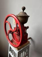 Antieke koffiemolen, Ophalen