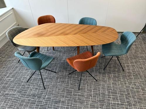 Zanotta Tweed 2316 notenhout eettafel tafel Italiaans design, Huis en Inrichting, Tafels | Eettafels, Gebruikt, 50 tot 100 cm