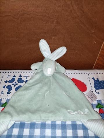 Bambino groen konijn Knuffeldoekje  beschikbaar voor biedingen