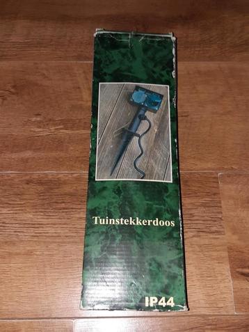 Tuinstekkerdoos IP44 met 1,5m kabel. In originele doos beschikbaar voor biedingen