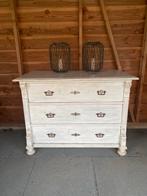 Brocante oud grenen ladekast (wit) met mooie details., Huis en Inrichting, Kasten | Ladekasten, Ophalen, 100 tot 150 cm, Zo goed als nieuw