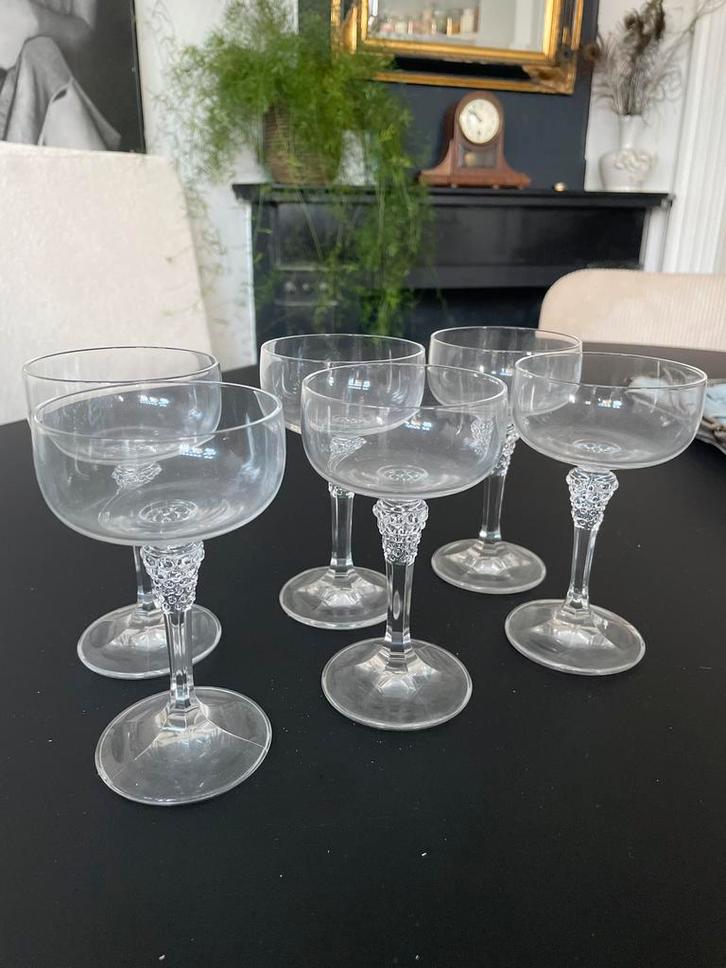 Set van 6 Glazen met Sierlijke Voet, Huis en Inrichting, Keuken | Servies, Zo goed als nieuw, Glas of Glazen, Effen, Glas, Ophalen