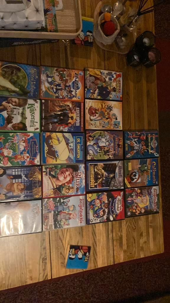 18 stuks kinder dvd’s, Hobby en Vrije tijd, Verzamelkaartspellen | Yu-gi-Oh!, Gebruikt, Overige typen, Ophalen of Verzenden