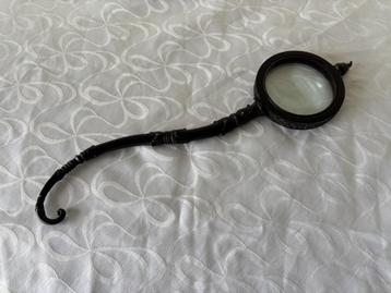 Brocante loep / vergrootglas, groot zwaar en bijzonder model beschikbaar voor biedingen