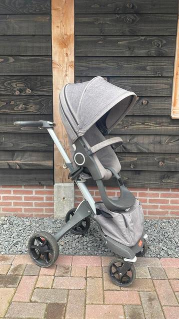 Stokke kinderwagen. Reiswieg/zithedeelte/voetenzak