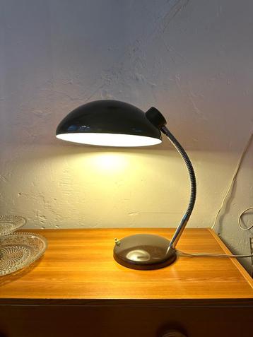 SALE: vintage bureaulamp, Bauhaus stijl tafellamp metaal beschikbaar voor biedingen