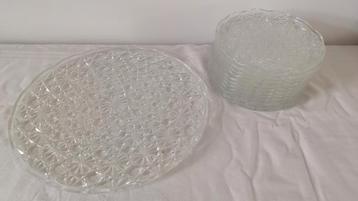 Gebakstel met geslepen glas 11 schotels beschikbaar voor biedingen