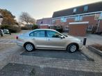 Volkswagen Jetta 1.4 TSI 122pk 7-DSG 2015 Grijs, Auto's, 125 pk, 4 cilinders, Leder, 1395 cc