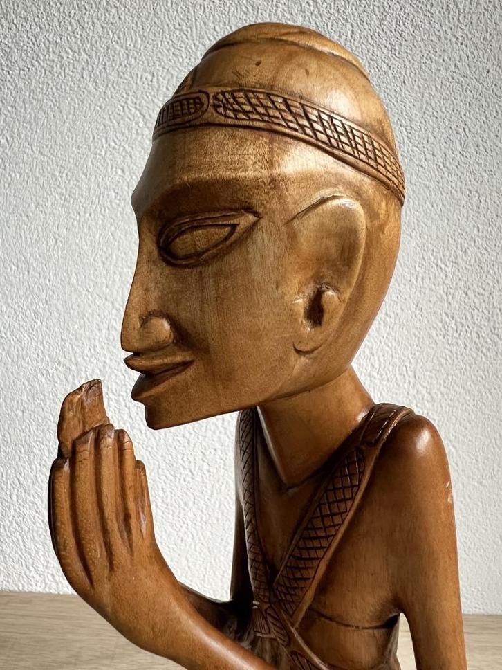 Art-deco houtsnijwerk van een Brahmaanse Balinese priester, Antiek en Kunst, Kunst | Niet-Westerse kunst, Ophalen of Verzenden