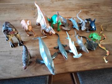  Verzameling  dino,s en boerderij dieren  in 1 koop beschikbaar voor biedingen