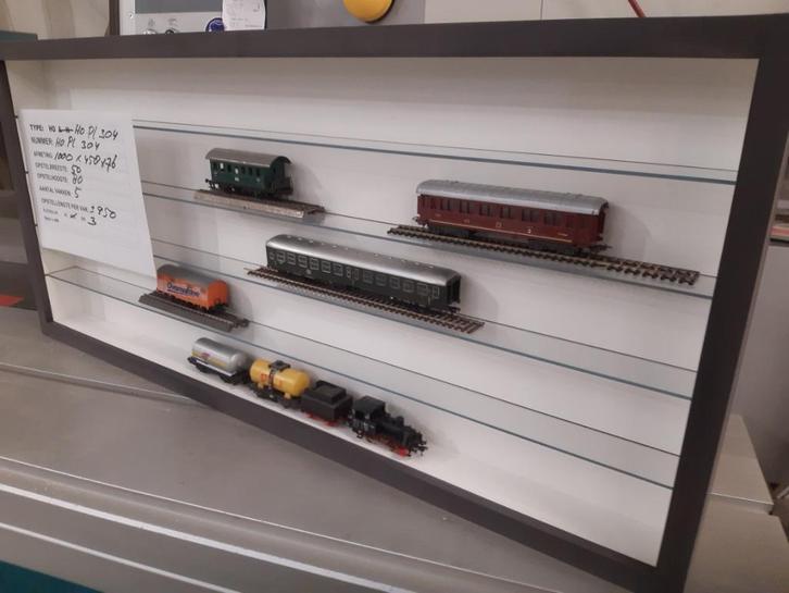 HO-PL-304: wandvitrine, vitrine, stofvrij, achterzijde: VLAK, Hobby en Vrije tijd, Modeltreinen | H0, Nieuw, Treinset, Gelijkstroom of Wisselstroom