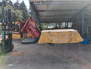 Maaiers en hooimachines  beschikbaar voor biedingen