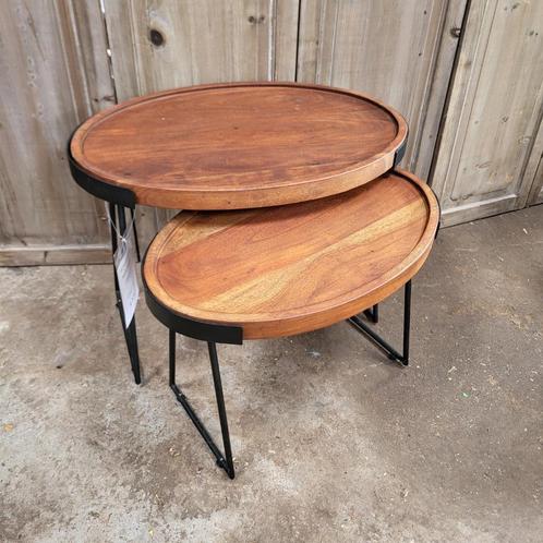 Bijzettafel, set van 2 ovaal. Zwaar massief hout met metaal, Huis en Inrichting, Tafels | Bijzettafels, Gebruikt, Ovaal, 60 cm of meer