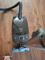 miele stofzuiger, Witgoed en Apparatuur, Stofzuigers, Ophalen, Gebruikt, 2000 watt of meer, Stofzuiger