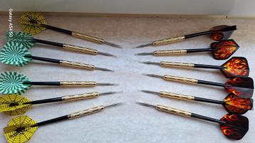 T.KA 12 HAGELNIEUWE DARTPIJLEN MET FLIGHTS EN TOPBESCHERMING beschikbaar voor biedingen