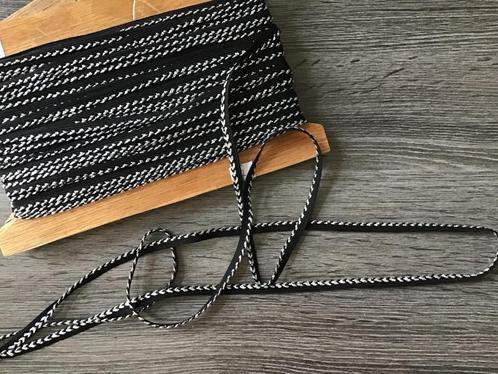 Nr 579) Opruiming van prachtig zilver/zwart band 5 m 2,50, Hobby en Vrije tijd, Naaien en Fournituren, Nieuw, Lint, Band of Elastiek