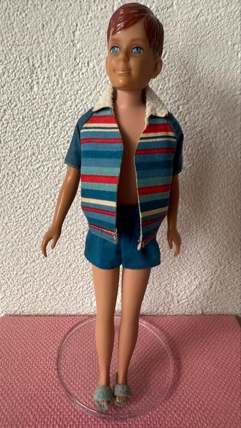 Barbie RICKY Mattel + Extra outfits, Verzamelen, Poppen, Gebruikt, Ophalen of Verzenden