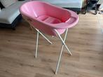 Roze bébé Basics babybadje met standaard, Kinderen en Baby's, Badjes en Verzorging, Ophalen, Zo goed als nieuw, Badje, Bébé-jou