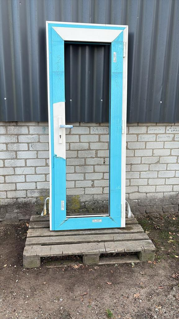 (169) Nieuwe kunststof achterdeur incl kozijn, Doe-het-zelf en Verbouw, Kozijnen en Schuifpuien, Nieuw, Deurkozijn, Kunststof
